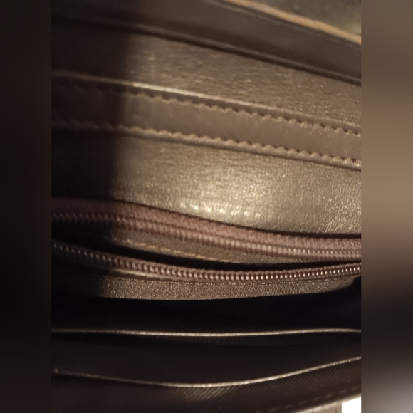 Preloved mcm wallet (unisex) - Picture 3 of 14